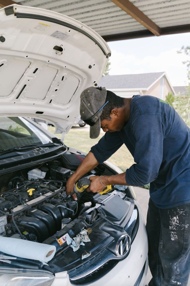 Santa Rosa mobile mechanic at work during a service visit