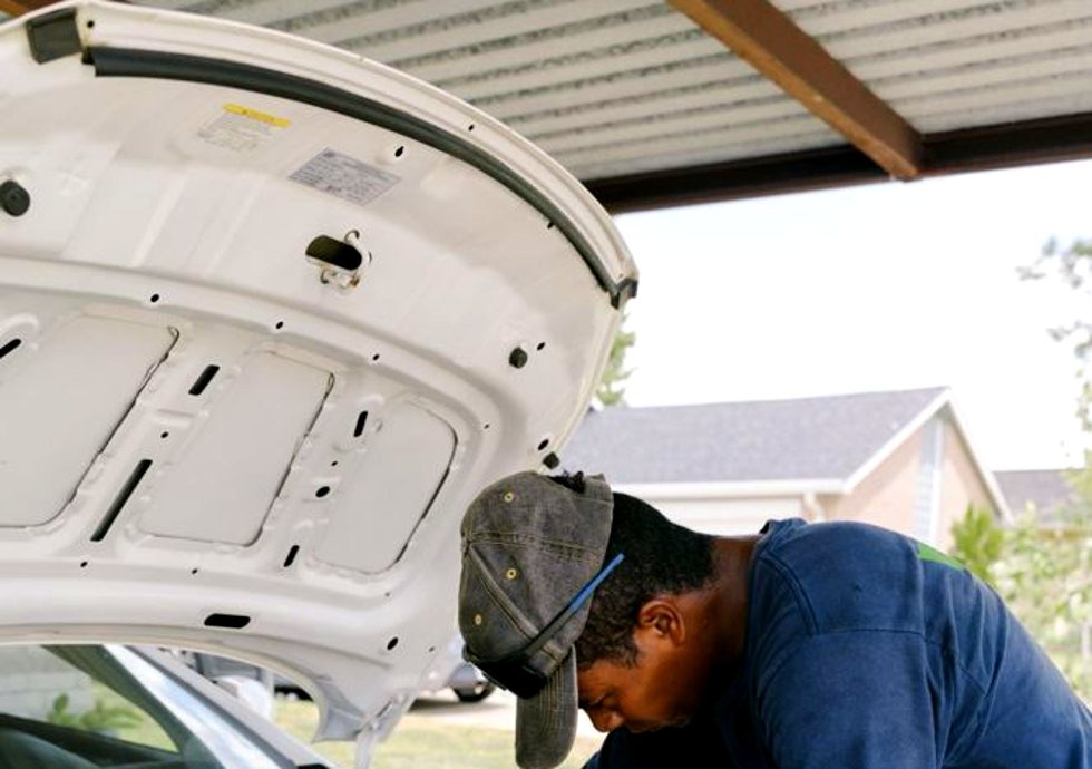 Santa Rosa mobile mechanic on a maintenance visit