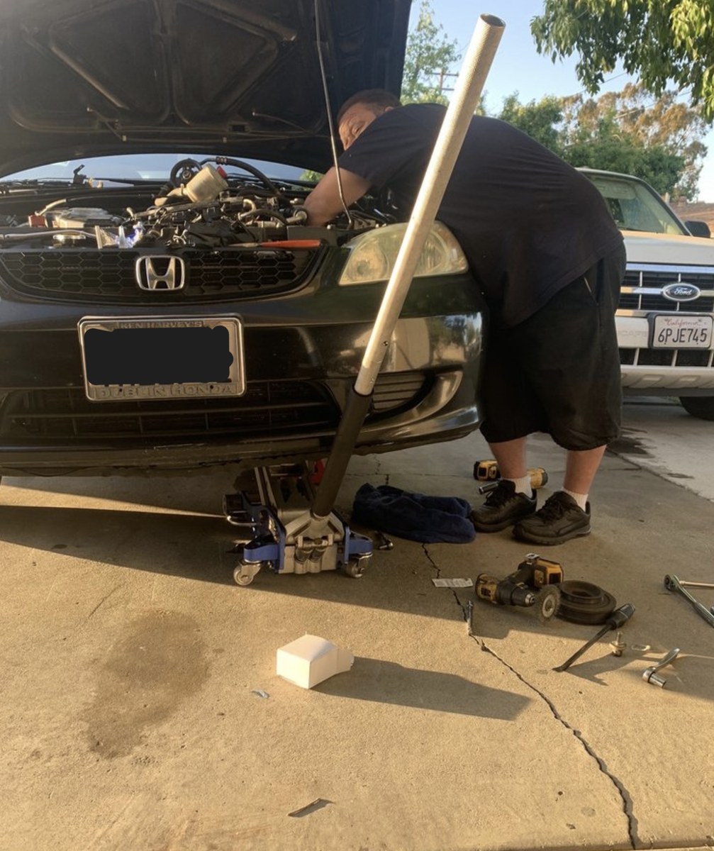 Santa Rosa mobile mechanic during a driveway service call